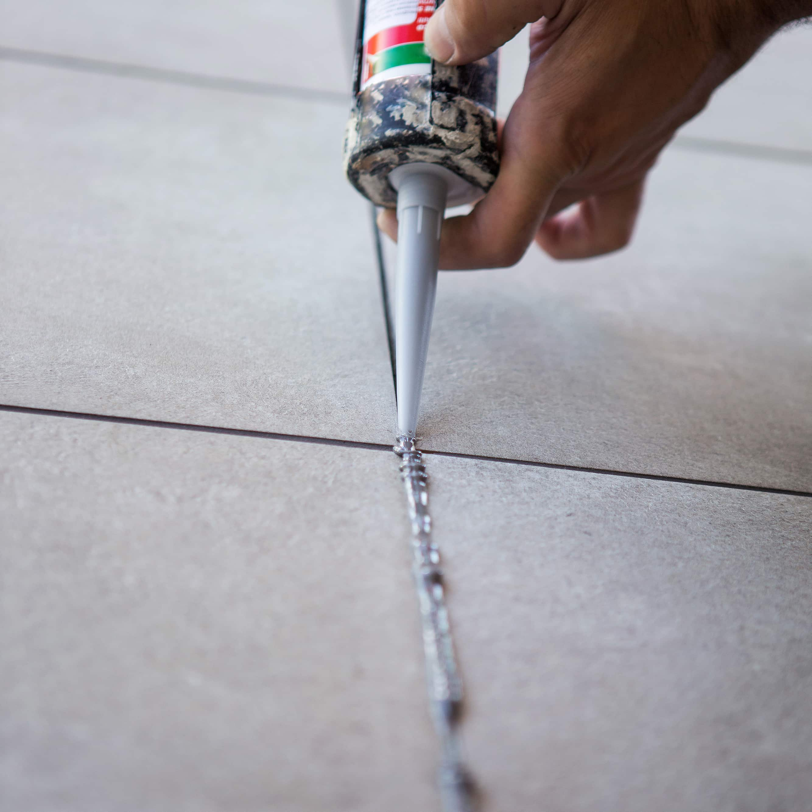 Waterproof, antibacterial, high-strength tile grout